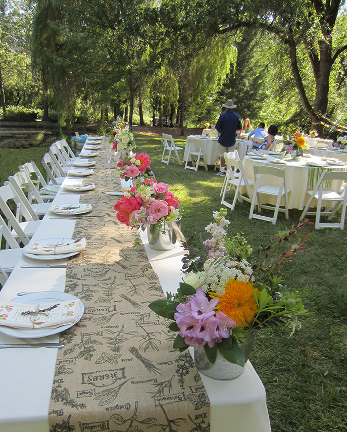 Spring Wedding Table Setting | Bill's Chuckwagon BBQ Catering